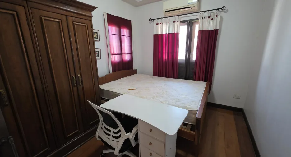 À louer 3 chambres maison à Ban Chang, Rayong