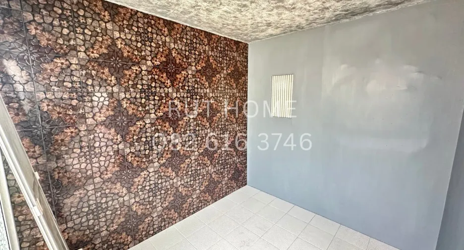 For sale 4 bedrooms townhouse in Mueang Pathum Thani, Pathum Thani
