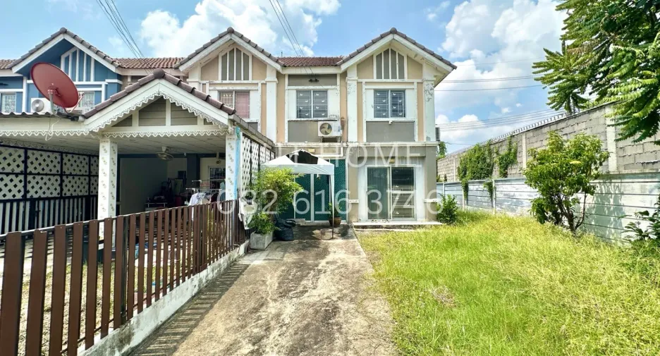 For sale 4 bedrooms townhouse in Mueang Pathum Thani, Pathum Thani