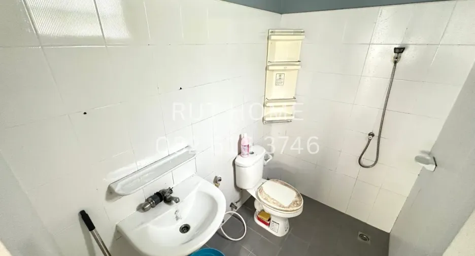 For sale 4 bedrooms townhouse in Mueang Pathum Thani, Pathum Thani