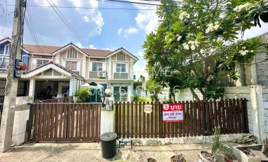 For sale 4 bedrooms townhouse in Mueang Pathum Thani, Pathum Thani