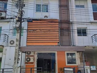 For rent 3 bedrooms townhouse in Prawet, Bangkok