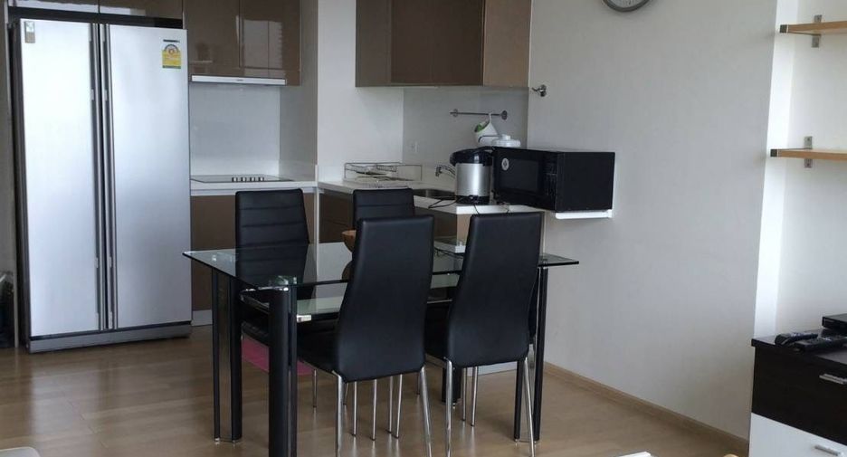 Condo en alquiler de 2 habitaciones en Khlong Toei, Bangkok