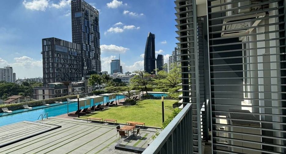 For sale 2 bedrooms condo in Khlong Toei, Bangkok