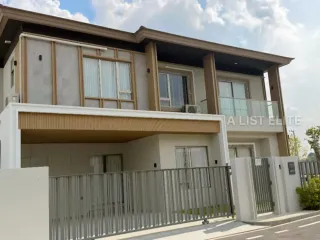 À louer 4 chambres maison à Bang Lamung, Chonburi