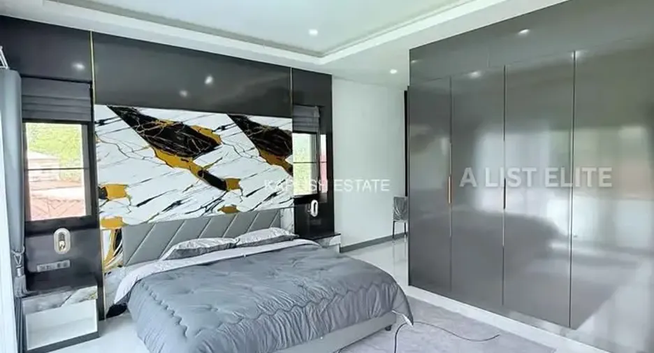 For rent 5 bedrooms house in Bang Lamung, Chonburi