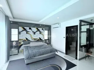 À louer 5 chambres maison à Bang Lamung, Chonburi