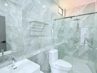À louer 5 chambres maison à Bang Lamung, Chonburi