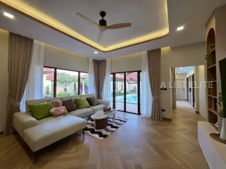 À louer 4 chambres maison à Bang Lamung, Chonburi