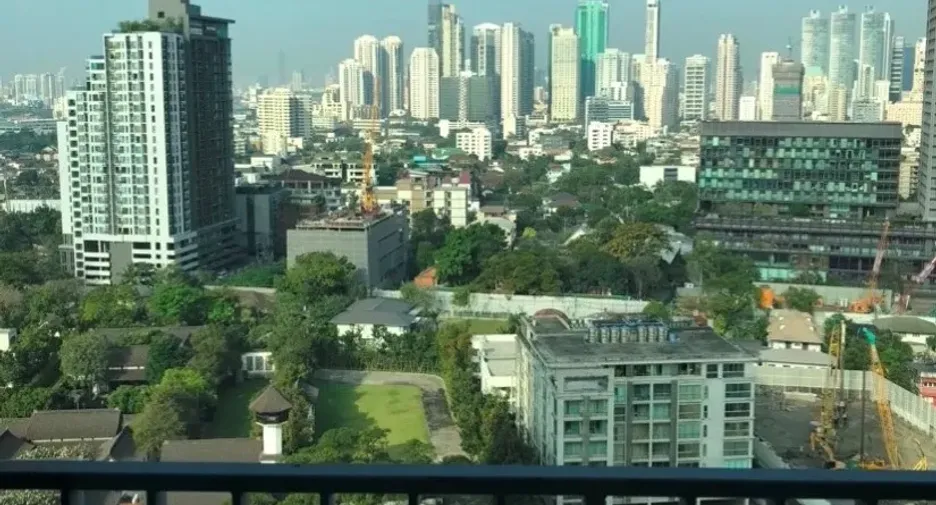 For sale 1 bed condo in Khlong Toei, Bangkok