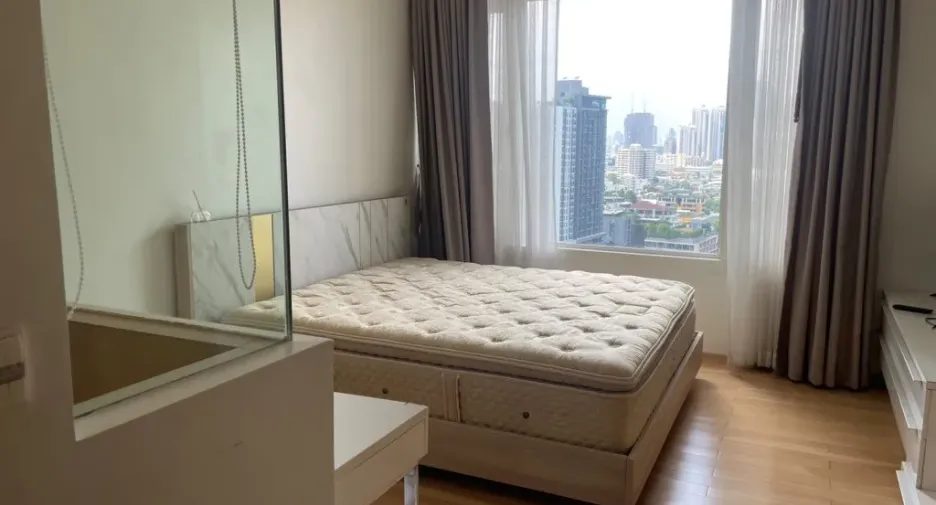 For sale 1 bed condo in Khlong Toei, Bangkok