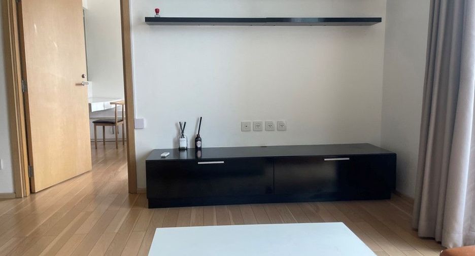 For sale 1 bed condo in Khlong Toei, Bangkok