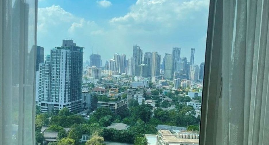 For sale 1 bed condo in Khlong Toei, Bangkok