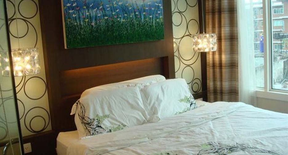 For rent 2 bedrooms condo in Khlong Toei, Bangkok