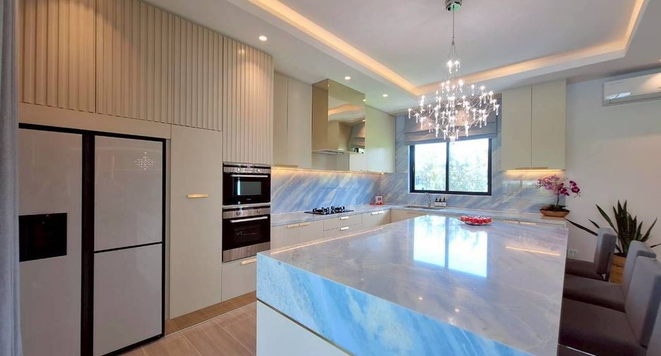For sale 6 bedrooms villa in Hua Hin, Prachuap Khiri Khan