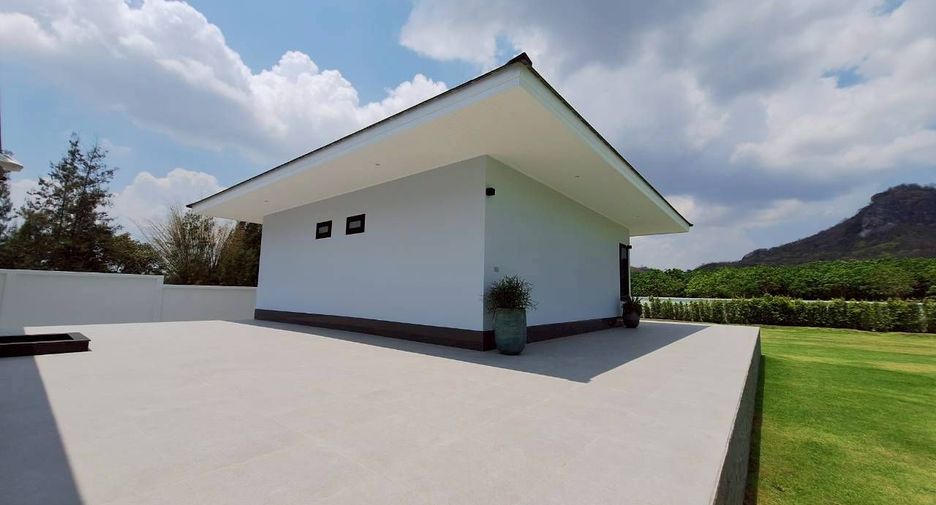 For sale 6 bedrooms villa in Hua Hin, Prachuap Khiri Khan
