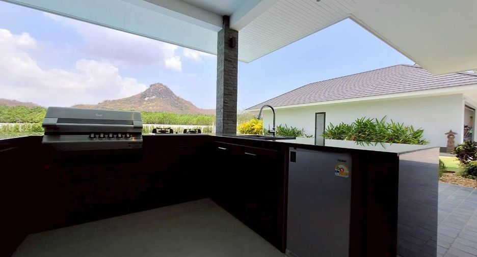 For sale 6 bedrooms villa in Hua Hin, Prachuap Khiri Khan