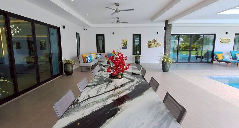 For sale 6 bedrooms villa in Hua Hin, Prachuap Khiri Khan
