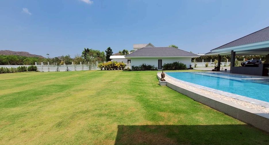 For sale 6 bedrooms villa in Hua Hin, Prachuap Khiri Khan