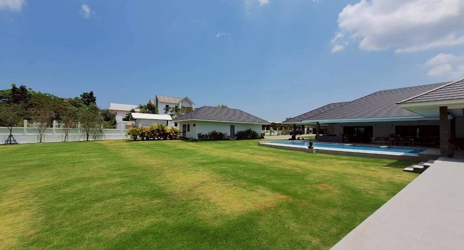 For sale 6 bedrooms villa in Hua Hin, Prachuap Khiri Khan