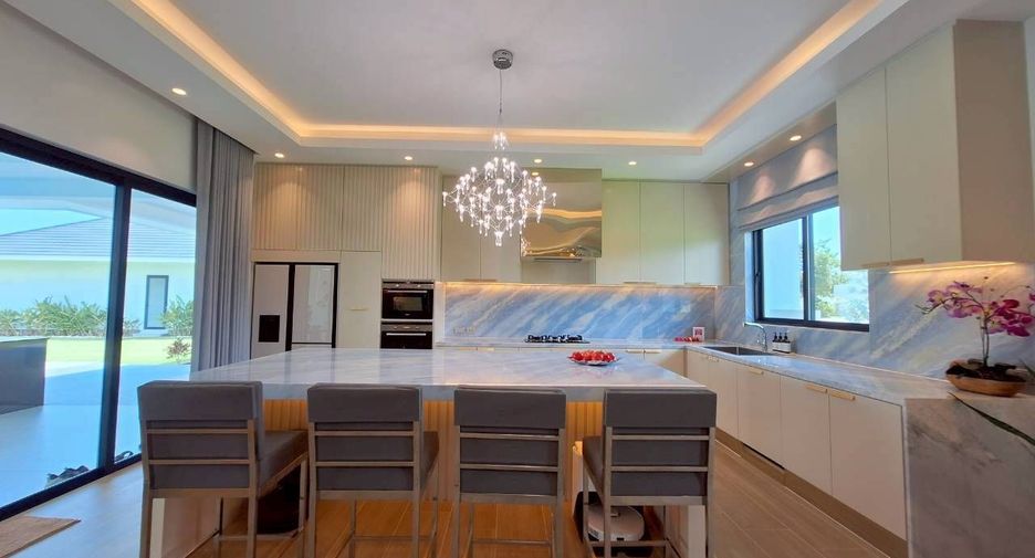 For sale 6 bedrooms villa in Hua Hin, Prachuap Khiri Khan