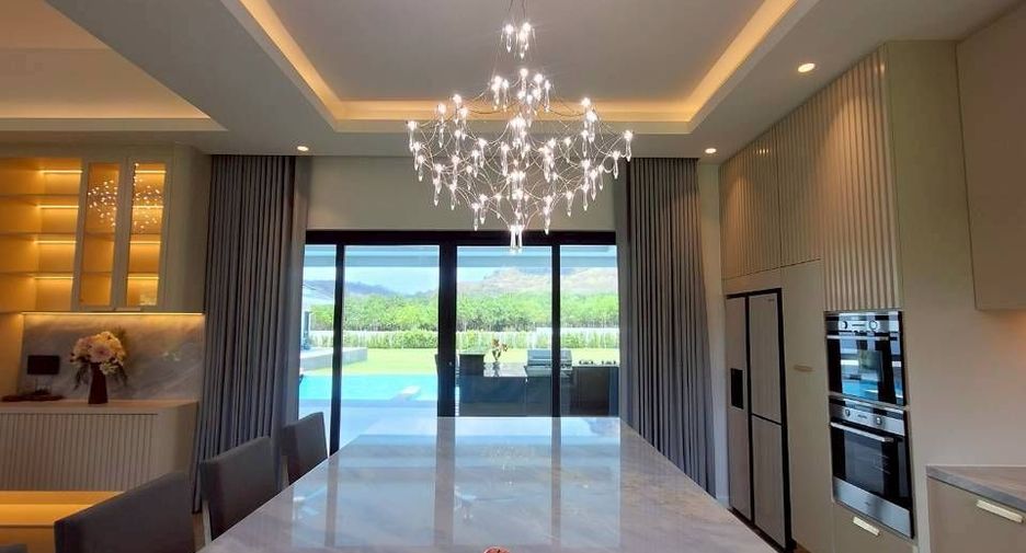 For sale 6 bedrooms villa in Hua Hin, Prachuap Khiri Khan