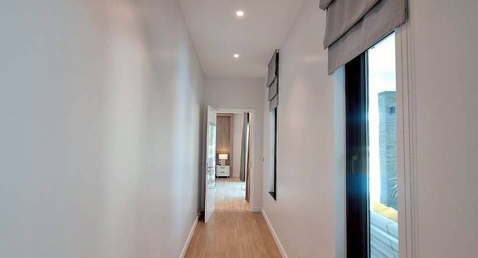 For sale 6 bedrooms villa in Hua Hin, Prachuap Khiri Khan