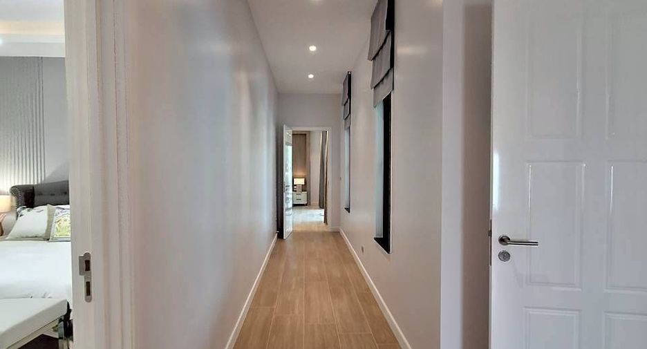For sale 6 bedrooms villa in Hua Hin, Prachuap Khiri Khan