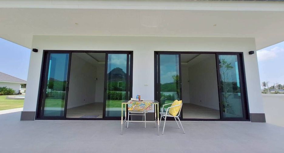 For sale 6 bedrooms villa in Hua Hin, Prachuap Khiri Khan