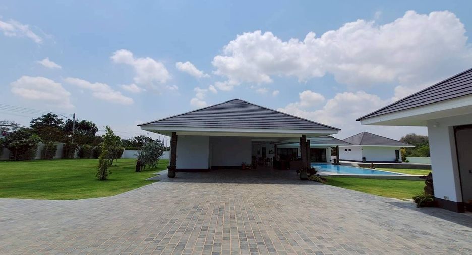 For sale 6 bedrooms villa in Hua Hin, Prachuap Khiri Khan