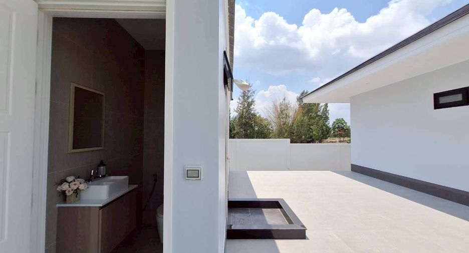 For sale 6 bedrooms villa in Hua Hin, Prachuap Khiri Khan