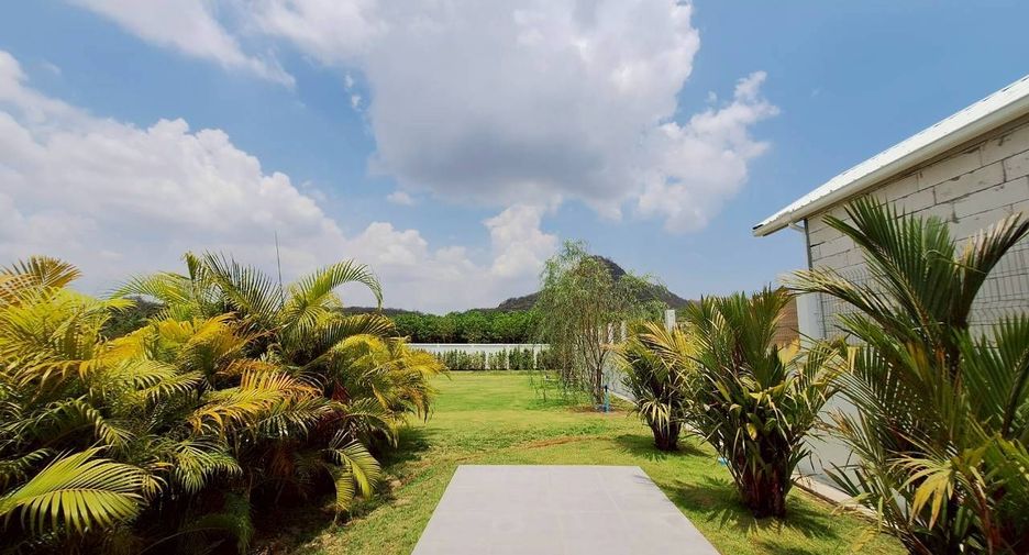 For sale 6 bedrooms villa in Hua Hin, Prachuap Khiri Khan