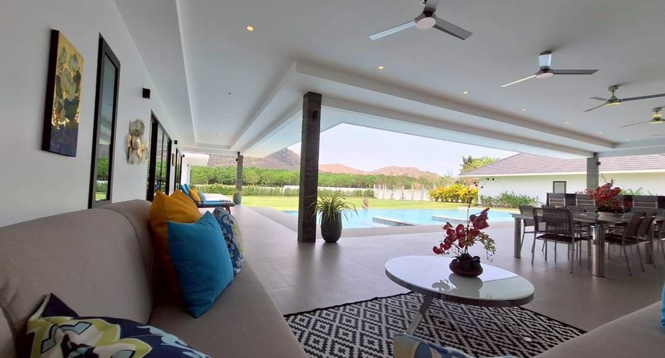 For sale 6 bedrooms villa in Hua Hin, Prachuap Khiri Khan