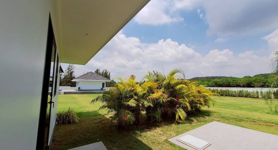 For sale 6 bedrooms villa in Hua Hin, Prachuap Khiri Khan