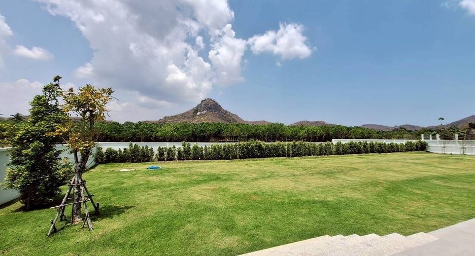 For sale 6 bedrooms villa in Hua Hin, Prachuap Khiri Khan