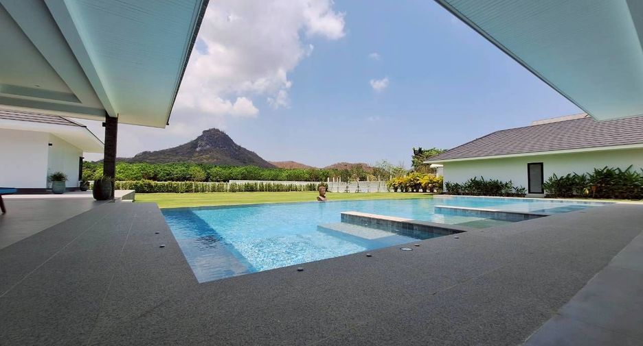 For sale 6 bedrooms villa in Hua Hin, Prachuap Khiri Khan
