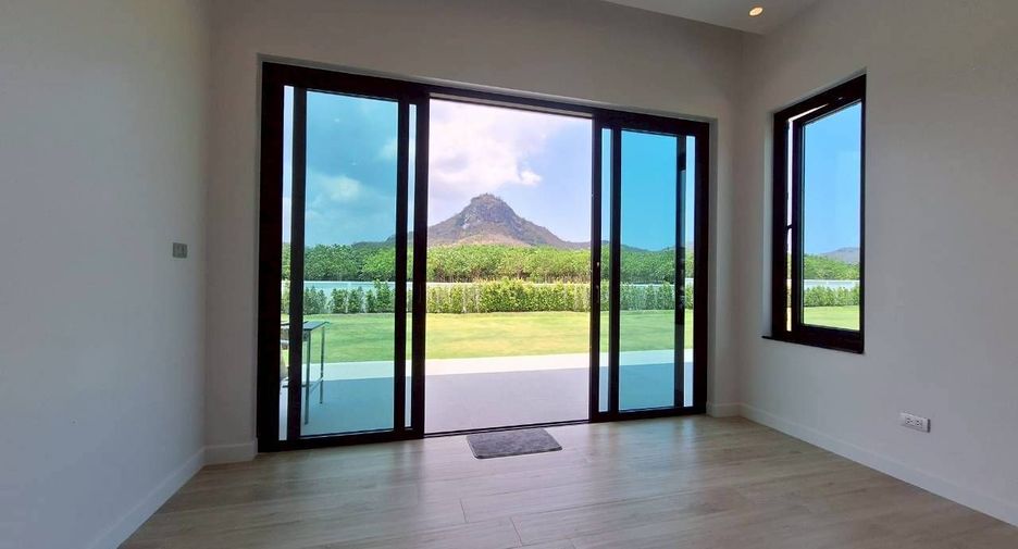 For sale 6 bedrooms villa in Hua Hin, Prachuap Khiri Khan