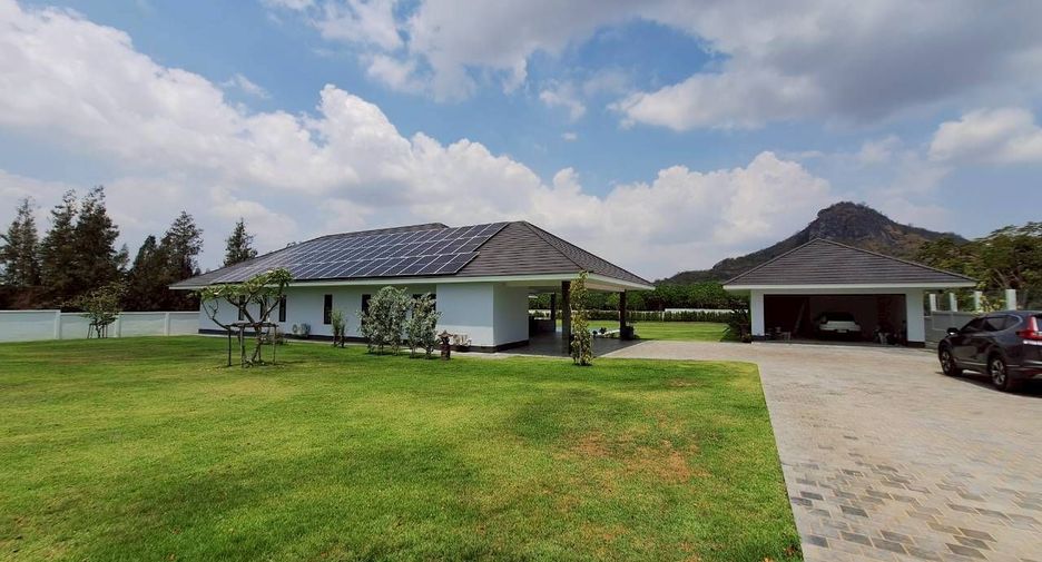 For sale 6 bedrooms villa in Hua Hin, Prachuap Khiri Khan