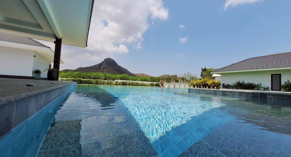 For sale 6 bedrooms villa in Hua Hin, Prachuap Khiri Khan