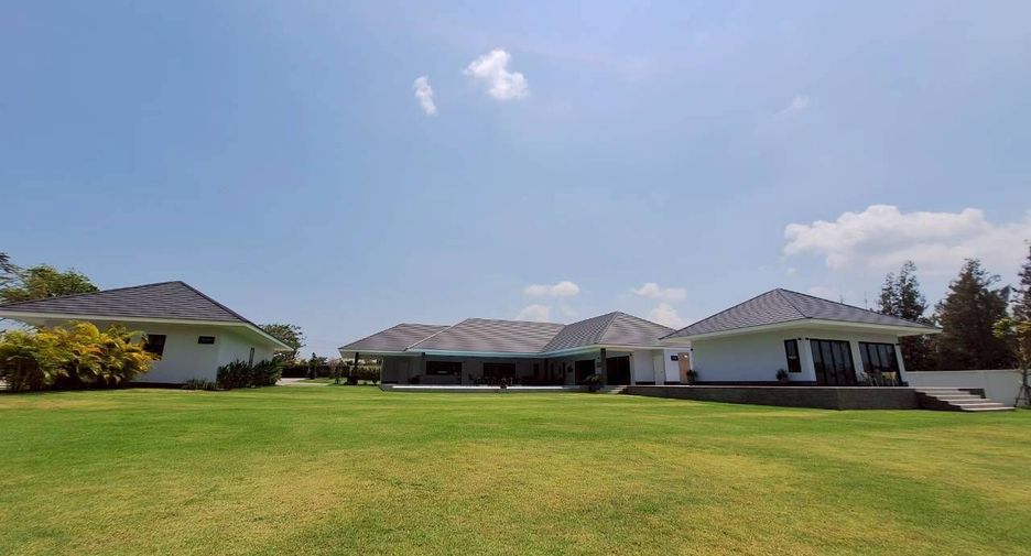 For sale 6 bedrooms villa in Hua Hin, Prachuap Khiri Khan
