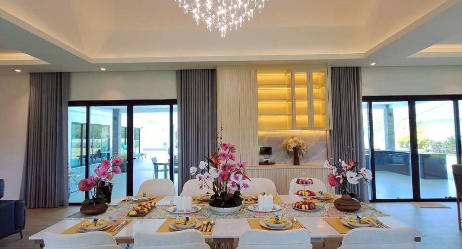 For sale 6 bedrooms villa in Hua Hin, Prachuap Khiri Khan