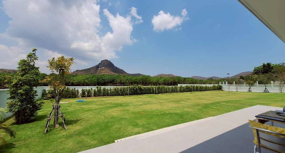 For sale 6 bedrooms villa in Hua Hin, Prachuap Khiri Khan