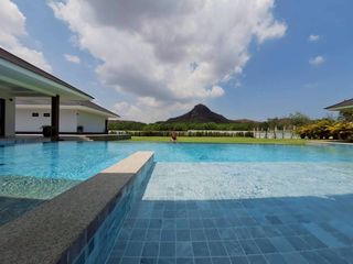 For sale 6 bedrooms villa in Hua Hin, Prachuap Khiri Khan