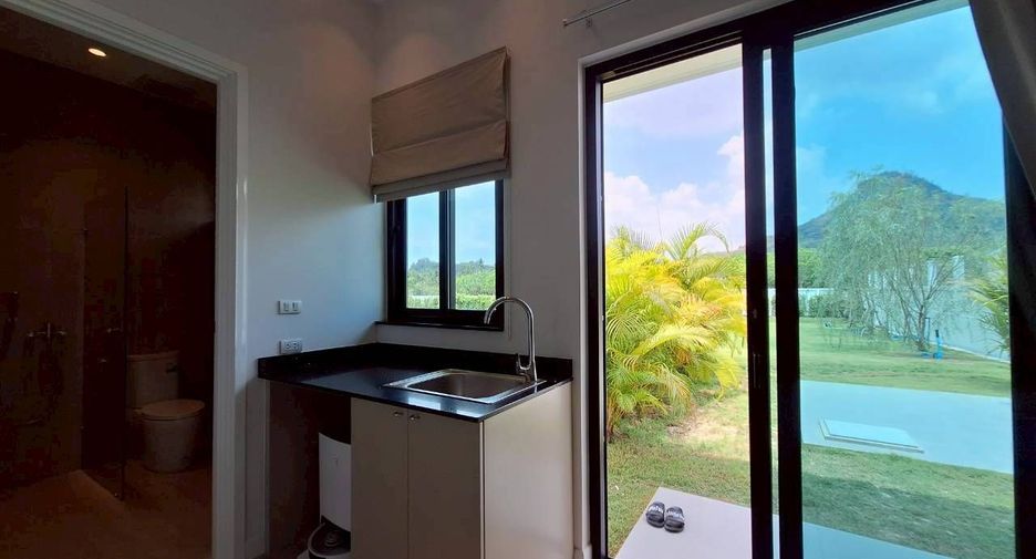 For sale 6 bedrooms villa in Hua Hin, Prachuap Khiri Khan