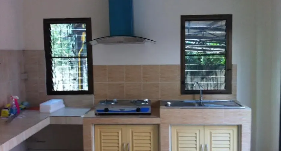 For rent 4 bedrooms house in Saraphi, Chiang Mai