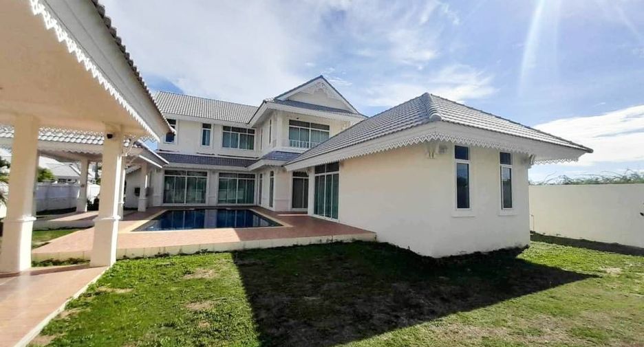 Villa en alquiler de 4 habitaciones en Cha Am, Phetchaburi