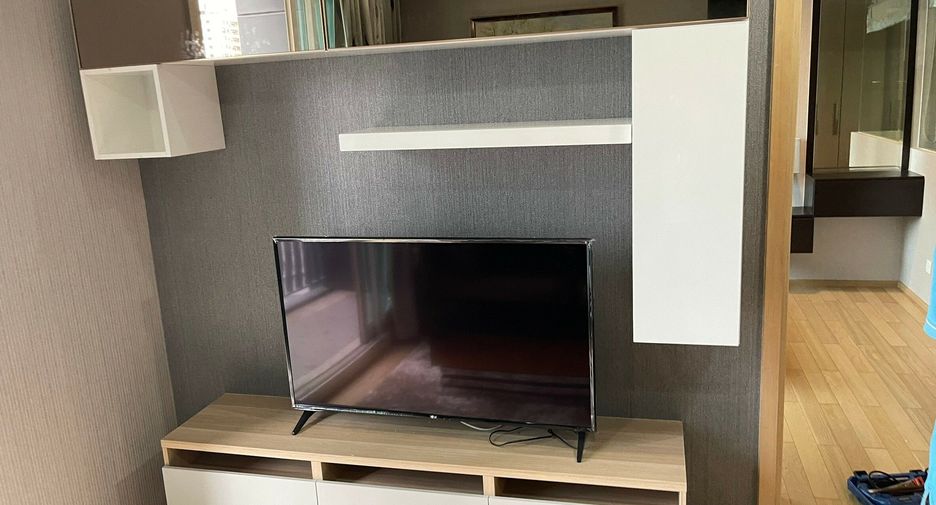 For sale 1 bed condo in Khlong Toei, Bangkok