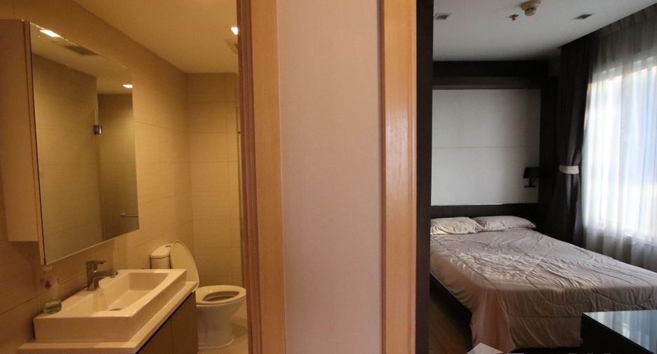 For rent 2 bedrooms condo in Khlong Toei, Bangkok