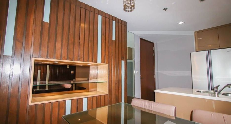 For rent 2 bedrooms condo in Khlong Toei, Bangkok