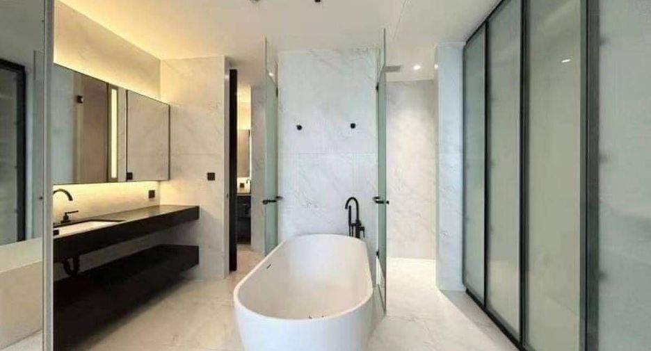 For rent 1 bed condo in Sathon, Bangkok